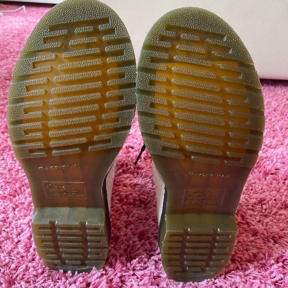 Glossy White Dr. Marten 1460 SMOOTH LEATHER LACE UP BOOTS. (US 7) - Picture 3 of 4